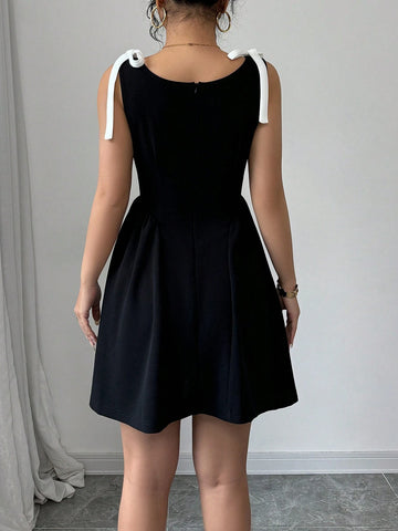 Black Sexy Spaghetti Strap Tie-Cinched Waist Flared A-Line Short Dress With Low Cut Neckline
