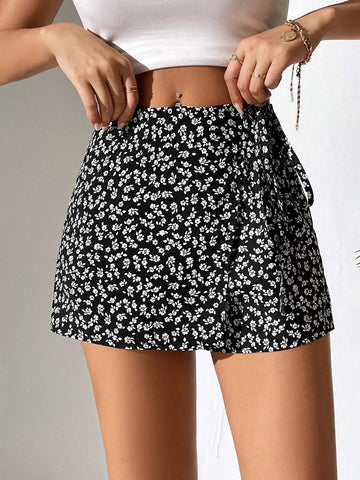 PETITE Ditsy Floral Print Knot Side Wrap Hem Summer Skort