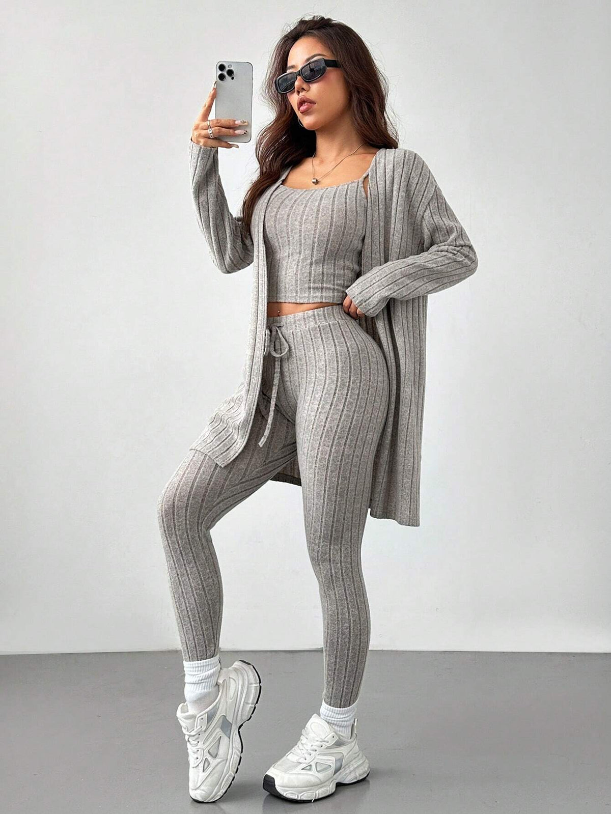 The Three Pieces Set Of Brushed Pit Striped Jacket + Vest + Trousers Is Suitable For Home And Autumn And Winter.