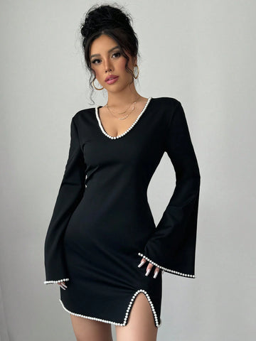 Women's Black Knitted Slim Fit Mini Dress, V-Neck Pearl Decorated Bell Sleeve Cocktail Party Elegant Sexy Short Dress, Suitable For Autumn, Winter And Spring