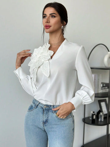 Privé 1pc Women's Elegant Refined Romantic Floral Decor V-Neck Long Sleeve White Blouse