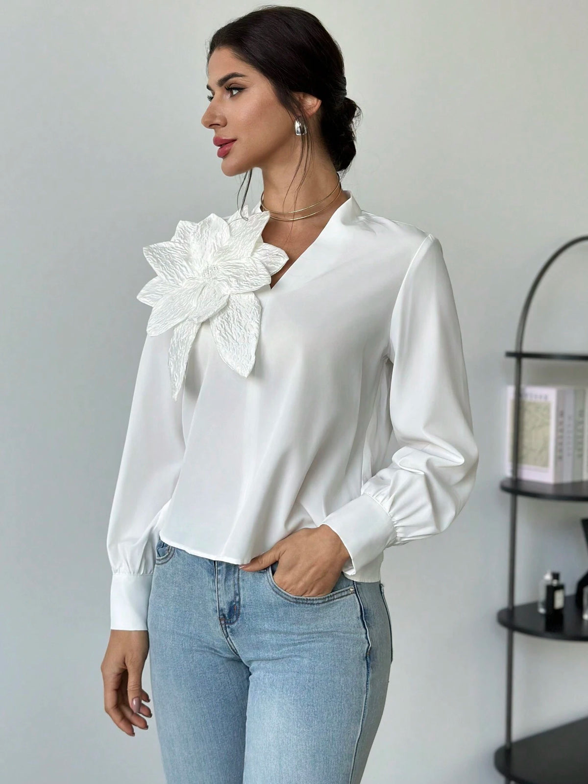 Privé 1pc Women's Elegant Refined Romantic Floral Decor V-Neck Long Sleeve White Blouse