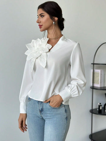 Privé 1pc Women's Elegant Refined Romantic Floral Decor V-Neck Long Sleeve White Blouse