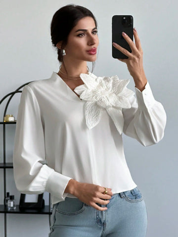 Privé 1pc Women's Elegant Refined Romantic Floral Decor V-Neck Long Sleeve White Blouse