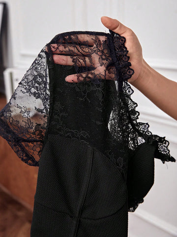 Contrast Lace Mock Neck Tee