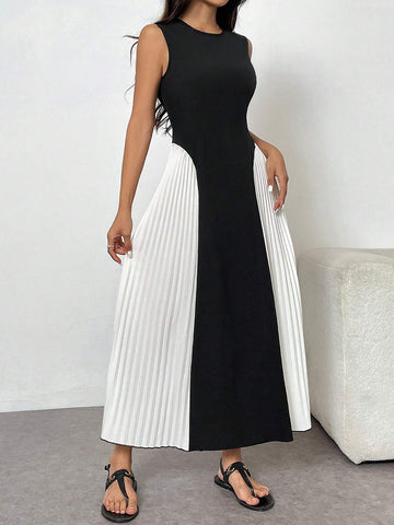 Elegantly Charming Women's Sleeveless Patchwork Long Dress With Round Neckline
