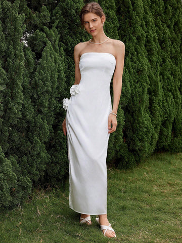 Fashionable And Elegant Sleeveless Dress With Glossy Material, 3D Flowers, High Slit, And