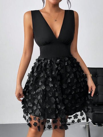 Fashionable Black Sleeveless Dress With Random Prints For Women