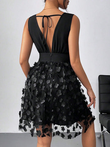 Fashionable Black Sleeveless Dress With Random Prints For Women