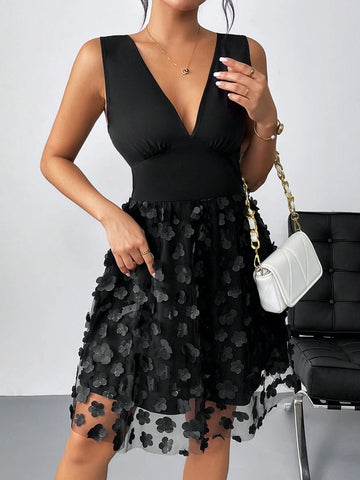 Fashionable Black Sleeveless Dress With Random Prints For Women