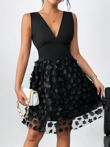Fashionable Black Sleeveless Dress With Random Prints For Women