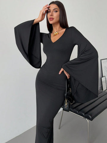 Gothic Party Elegant Sexy Black V-Neck Bell Sleeve Fitted Slim Maxi Dress, Winter New Arrival