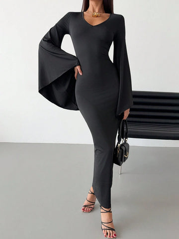 Gothic Party Elegant Sexy Black V-Neck Bell Sleeve Fitted Slim Maxi Dress, Winter New Arrival