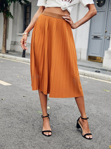 Privé High Waist Pleated Skirt