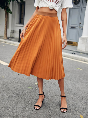 Privé High Waist Pleated Skirt