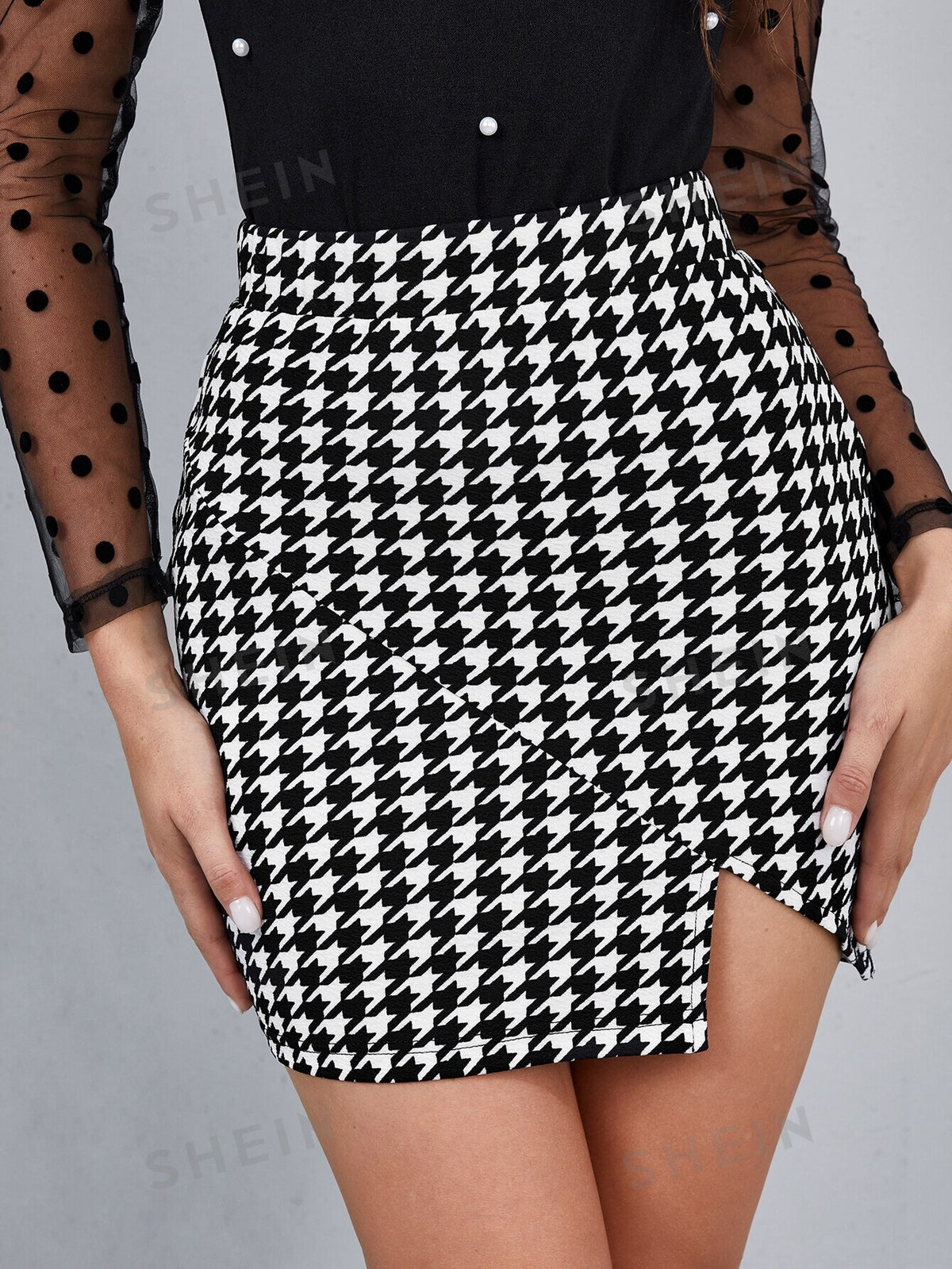 Privé Houndstooth Print Asymmetric Hem Skirt