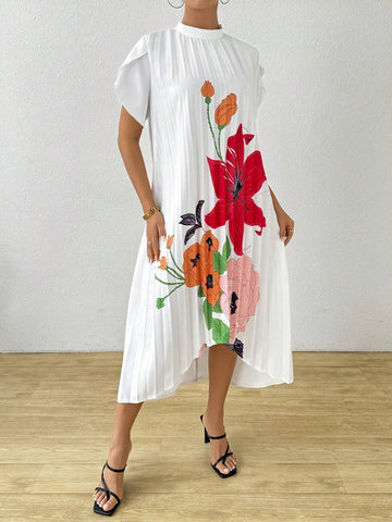 Ladies' Floral Print Dress With Pleated Details Throughout