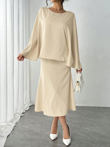 Ladies' Solid Color Round Neck Patchwork Poncho Design Elegant Dress, Autumn