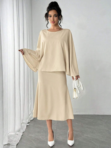 Ladies' Solid Color Round Neck Patchwork Poncho Design Elegant Dress, Autumn