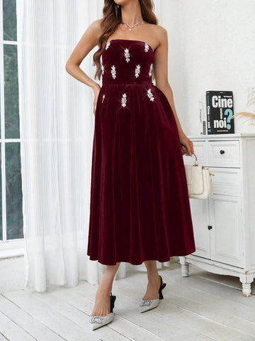 Ladies' Velvet Strapless Dress With Diamond And Printed Design