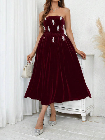 Ladies' Velvet Strapless Dress With Diamond And Printed Design
