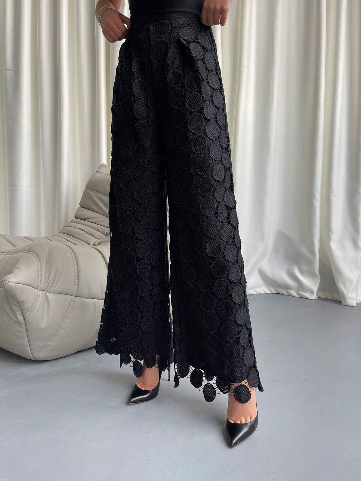 Privé Solid Color Wide Leg Pants With Design Sense