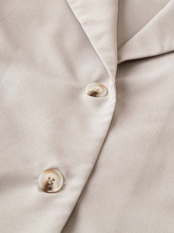 Privé Solid Lapel Neck Button Front Shirt