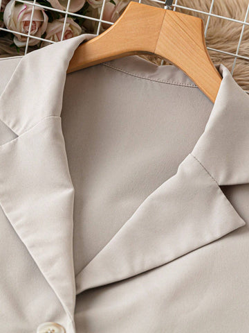 Privé Solid Lapel Neck Button Front Shirt