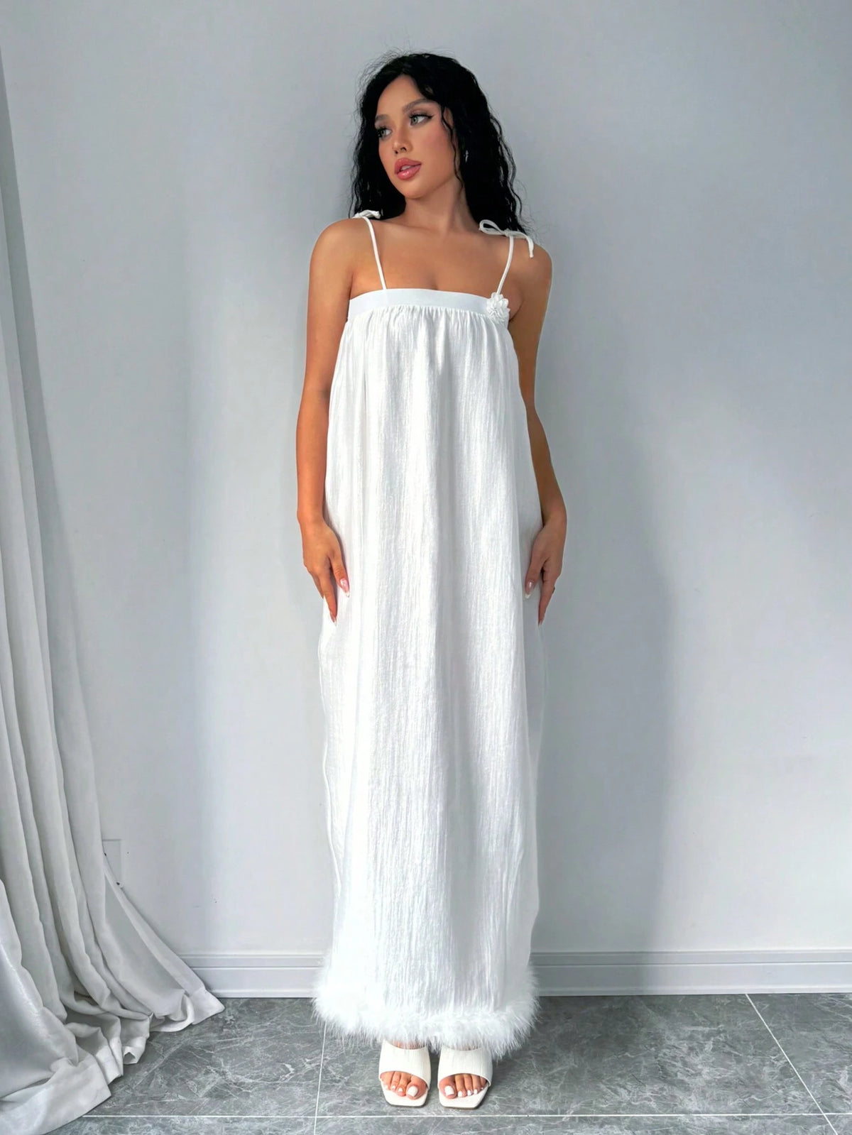 Summer Fashion Solid Color Sleeveless Dress With 3D Flower Embellishment And Feather Accents