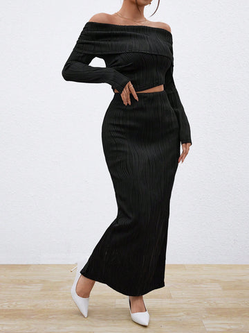 Women'S Black Off Sleeve Crop Top And Tight Fitting Skirt Two Piece Set