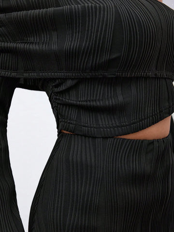 Women'S Black Off Sleeve Crop Top And Tight Fitting Skirt Two Piece Set