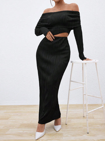 Women'S Black Off Sleeve Crop Top And Tight Fitting Skirt Two Piece Set