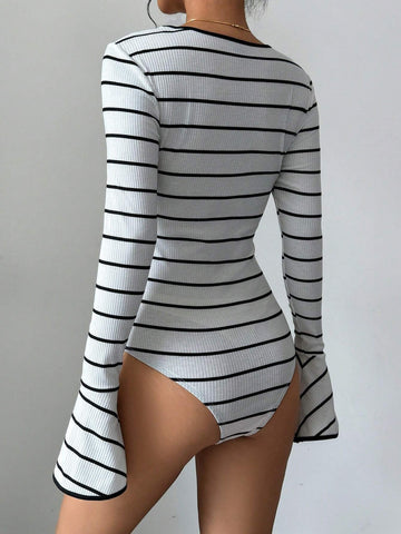 Women Contrast Color Flare Sleeve Ruffle Trim Bodysuit