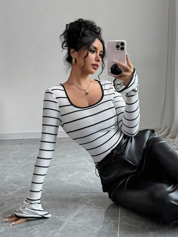 Women Contrast Color Flare Sleeve Ruffle Trim Bodysuit