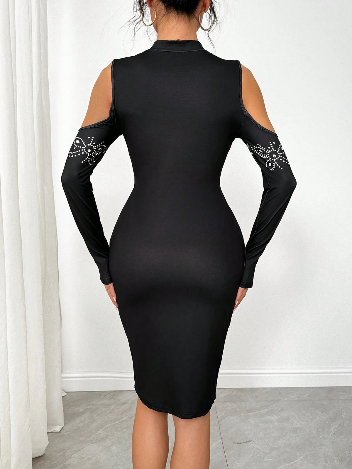 Women Elegant Diamond Print Open Shoulder Dress