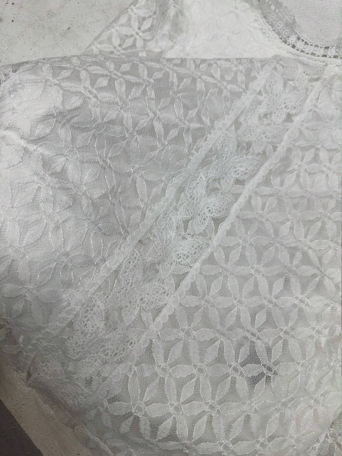 Privé Women Fashionable Elegant Stand Collar Lace Long Sleeve Shirt