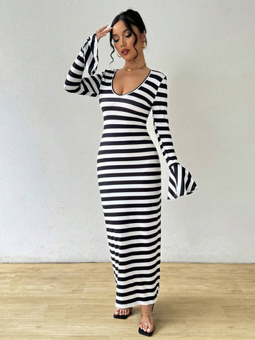 Women's Autumn/Winter Black & White Striped Round Neck Backless Bodycon Long Dress With