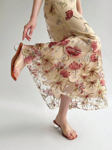 Privé Women's Elegant Floral Embroidery Heavy Work Fish Tail Skirt For Wedding Season And Date