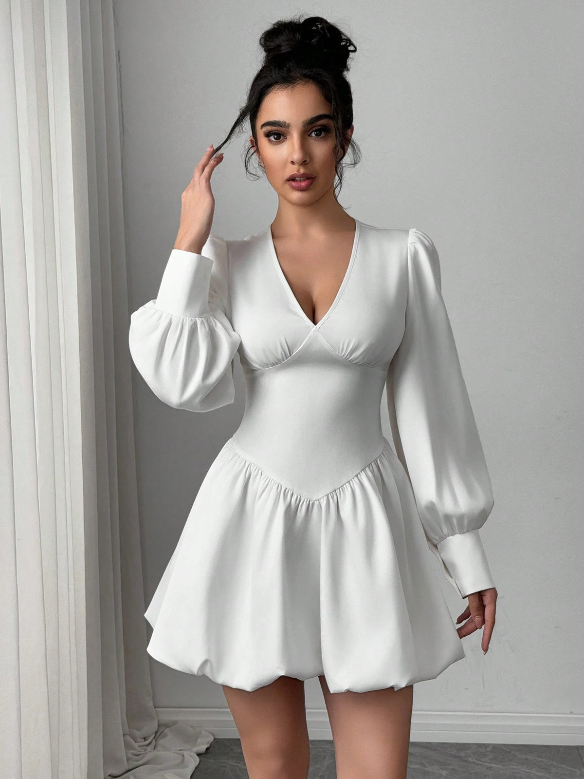 Women's Elegant Minimalist Fancy Romantic Charming Fashion Commute V-Neck Long Sleeve Puff