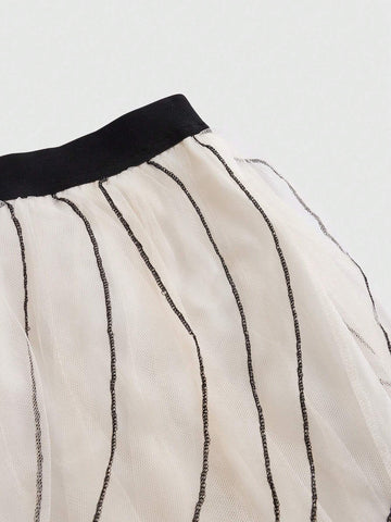 Privé Women's Mesh Skirt With Color Collision Design, Random Floral Pattern, Spring And Summer Fashion