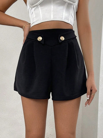 Privé Women's Metallic Button Decoration Shorts