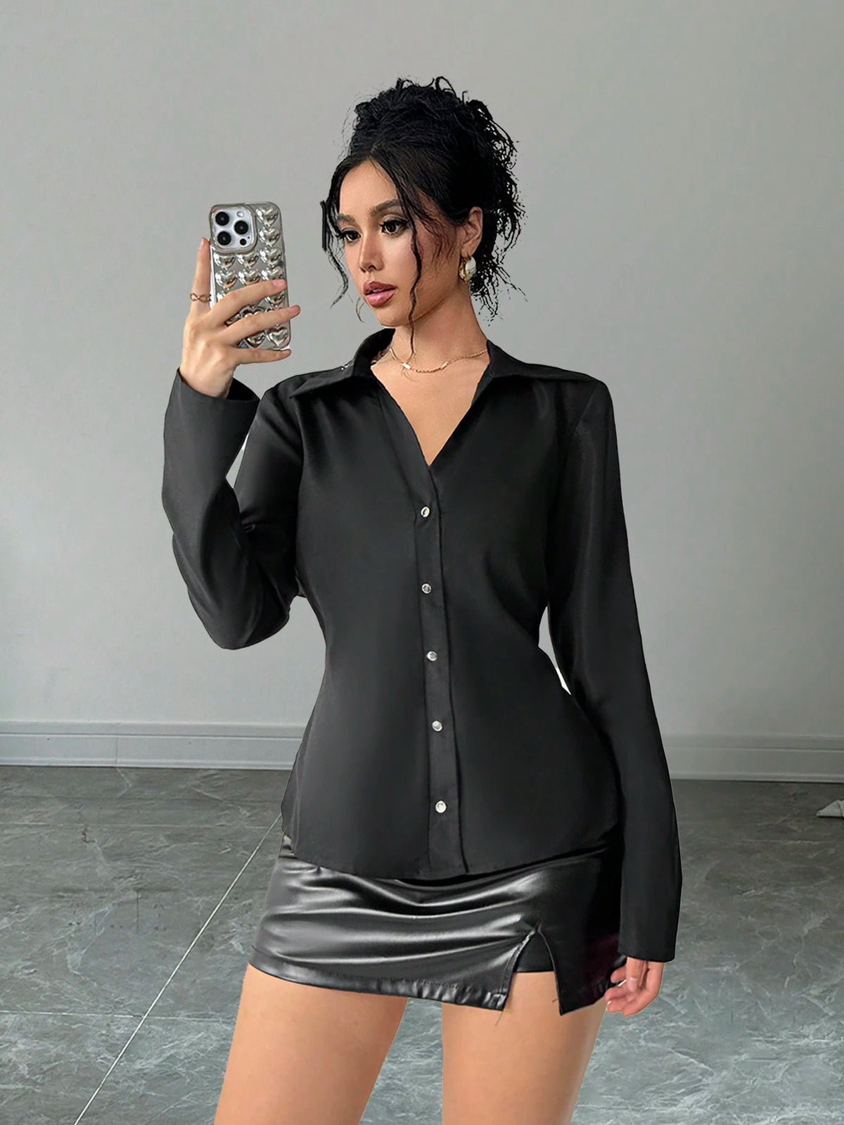 Privé Women's Solid Color Front Button Long Sleeve Casual Shirt