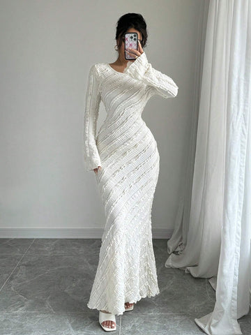 Women's Solid Color Round Neck Long Sleeve Ruffled Mermaid Hem Fitted & Elegant Dress,