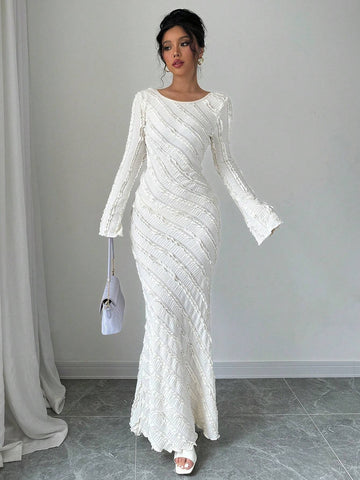 Women's Solid Color Round Neck Long Sleeve Ruffled Mermaid Hem Fitted & Elegant Dress,