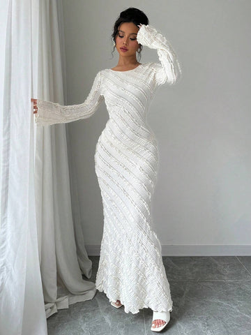 Women's Solid Color Round Neck Long Sleeve Ruffled Mermaid Hem Fitted & Elegant Dress,