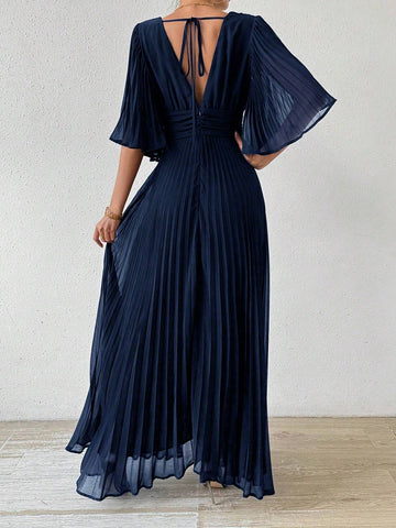 Women's Solid Color V-Neck Dress With Pleated Hem