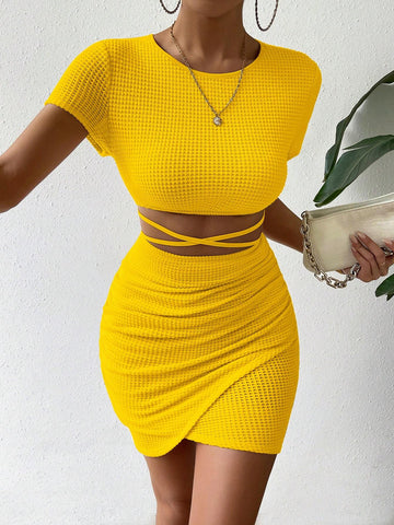 Women's Solid Color V-Neck Short Sleeve Hollow Waist Fitted Vacation Dress