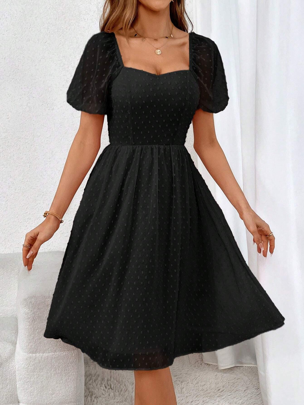 Women's Sweetheart Neckline Short Bubble Sleeve Dress