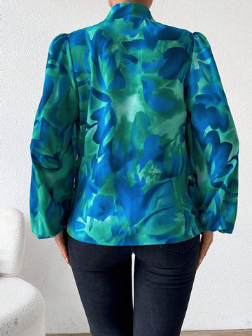 Privé Women's V-Neck Long-Sleeved Full-Print Design Elegant Charm Trendy Shirt