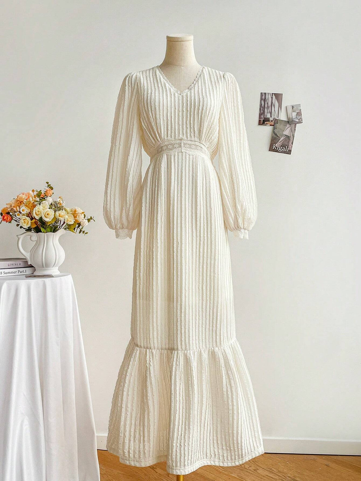 Women's V-Neck Long Sleeve Pleated Fitted Mermaid Hem Design Dress